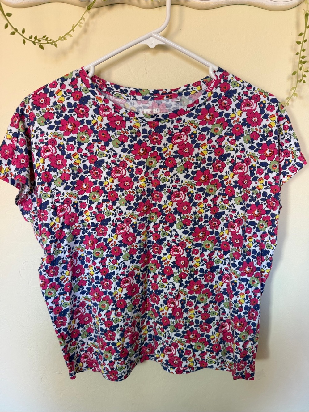 Uniqlo x Liberty London “Betsy Ann”Floral Print Crewneck Tee